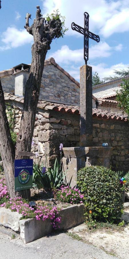 Hotel les monteils Grospierres Exterior foto